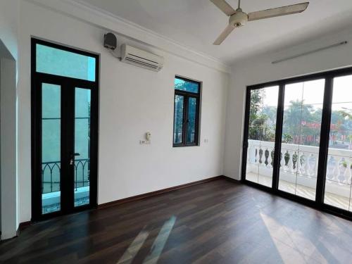 Nhà Hiếm Đại Mỗ - Ô Tô Đỗ Cửa, Hẻm Cao Lộ DT 66m² Gần Chợ 9.2 tỷ